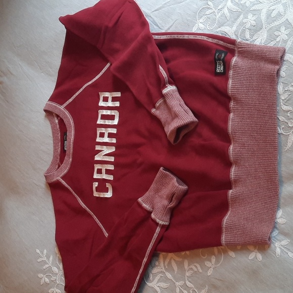 Last Chance:Roots Canada Red/White Sweatshirt (Small) - Picture 9 of 9
